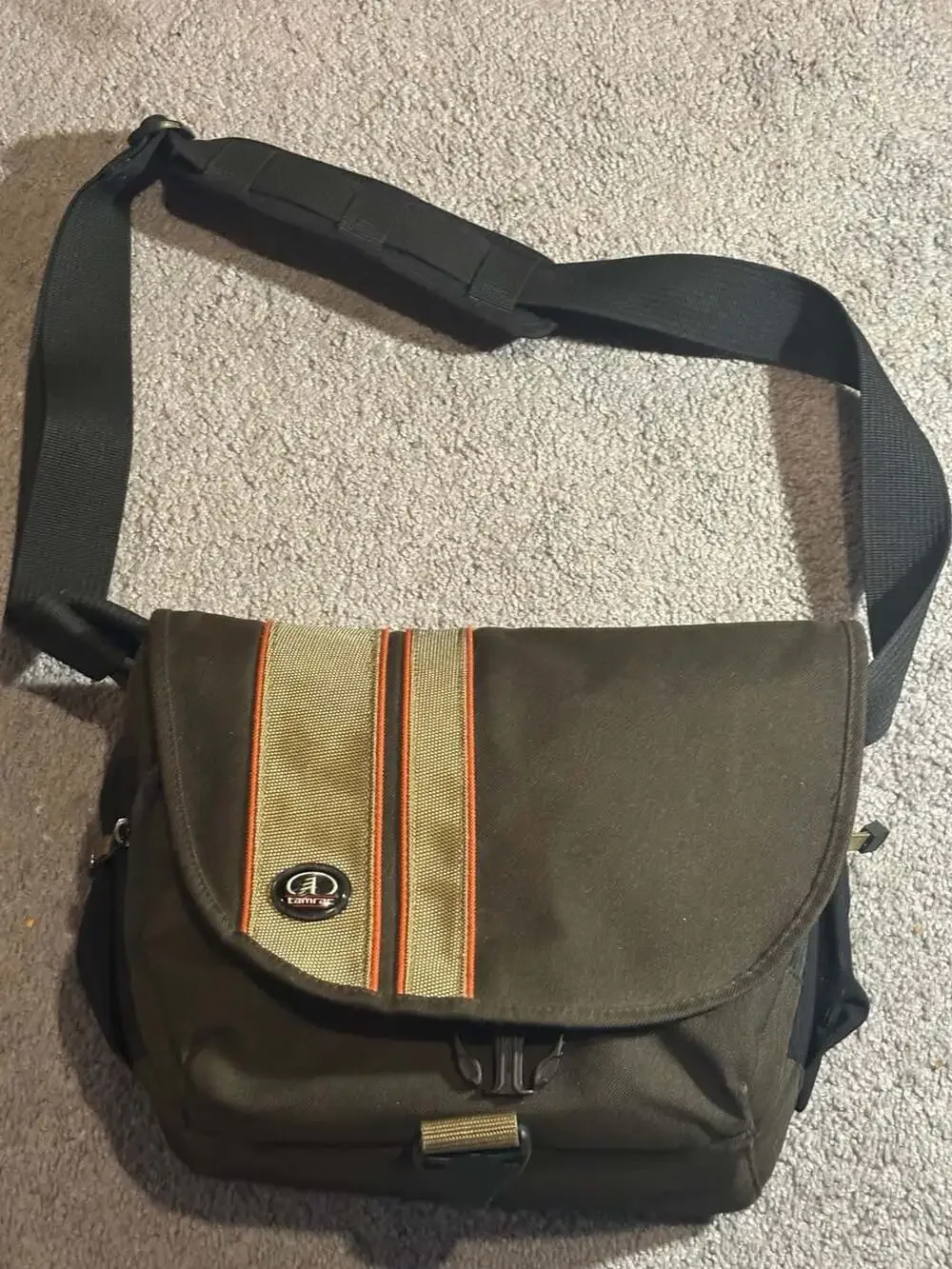 Tamrac 3445 Rally 5 (Brown/Tan) Camera Bag Great Condition